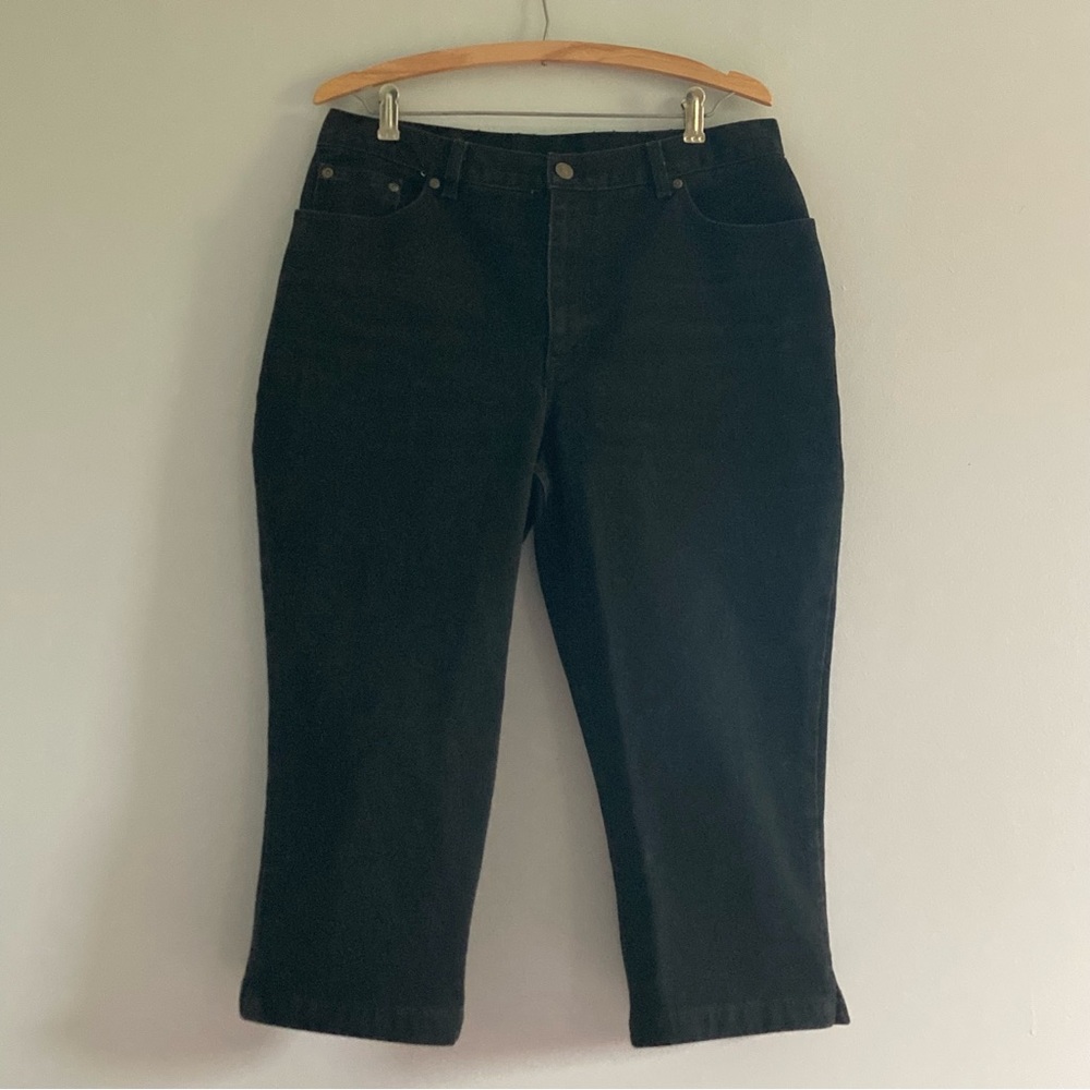 NEWPORT NEWS VTG black denim capris